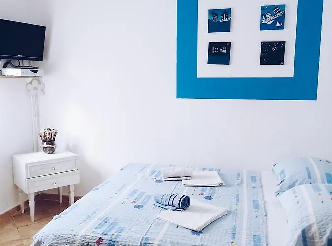 Apartman And Marica *